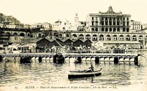 Alger - Place du Gouvernement et Palais Consulaire pris du Port